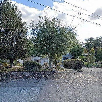 251 Beaumont Dr, Vista, CA 92084