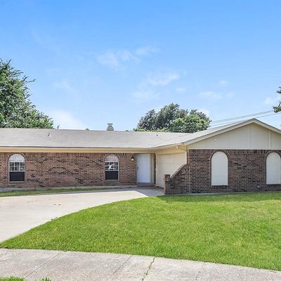 2520 Westchester Dr, Arlington, TX 76015