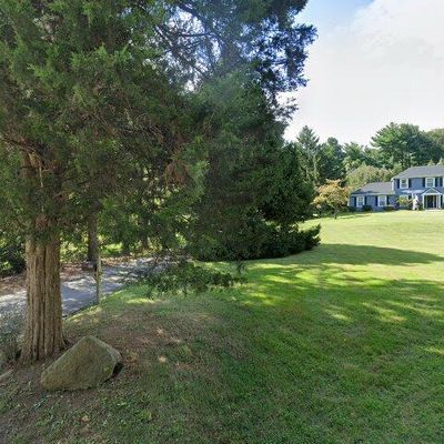 2654 Old Cedar Grove Rd, Broomall, PA 19008