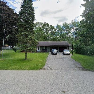 266 Edwards St, Dousman, WI 53118