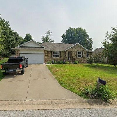 226 W Warren Ave, Ozark, MO 65721