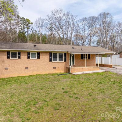 228 Shadowbrook Rd, Mount Holly, NC 28120