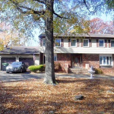 23 Briarwood Dr, Matawan, NJ 07747