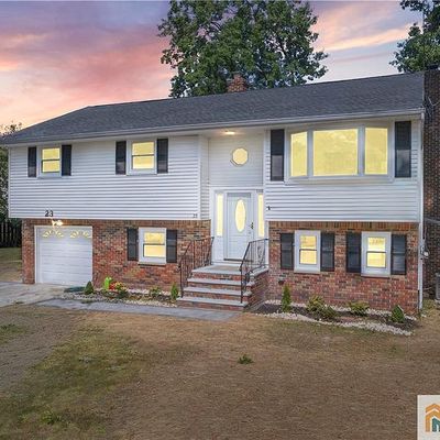 23 Ruby Ct, Piscataway, NJ 08854