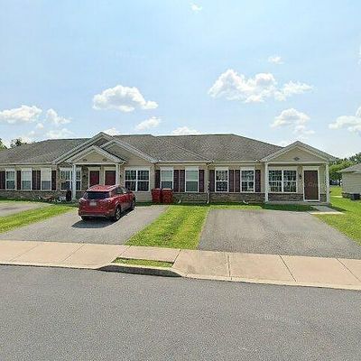 230 Huntington Ln, Easton, PA 18040