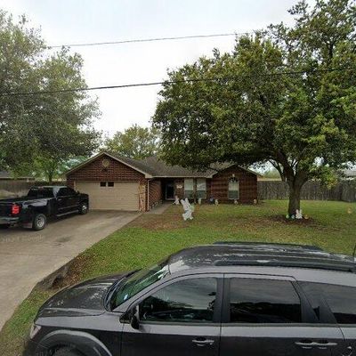 2307 Sue St, El Campo, TX 77437