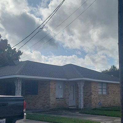 2317 Trio St, Chalmette, LA 70043