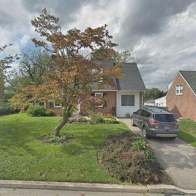 2327 N Gilinger Rd, Lafayette Hill, PA 19444