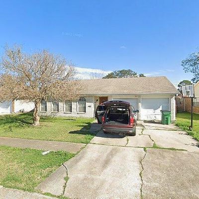 235 Vermillion Dr, Gretna, LA 70056