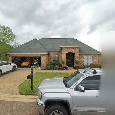 236 Clubview Cir, Pearl, MS 39208