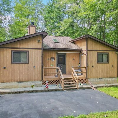 29 Black Bear Rd, Lake Ariel, PA 18436