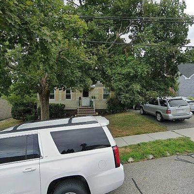 29 Puritan Rd, Watertown, MA 02472