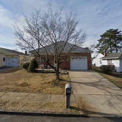 29 Sabinas St, Toms River, NJ 08757