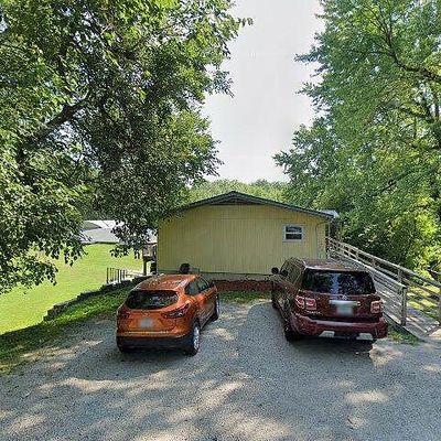 2910 Karnes Rd, Saint Joseph, MO 64506