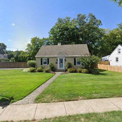 2914 Summerfield Rd, Falls Church, VA 22042