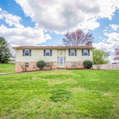 2934 W Hills Dr, Maryville, TN 37803