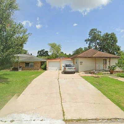 2940 36 Th St, Port Arthur, TX 77642