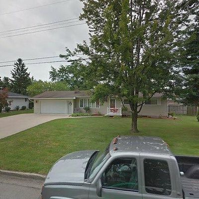 2976 Cadillac Dr, Bay City, MI 48706