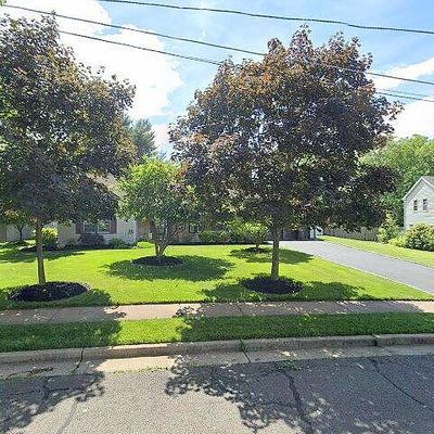 3 Larsen Rd, Somerset, NJ 08873