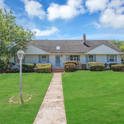 3 Standish Dr, Ocean, NJ 07712