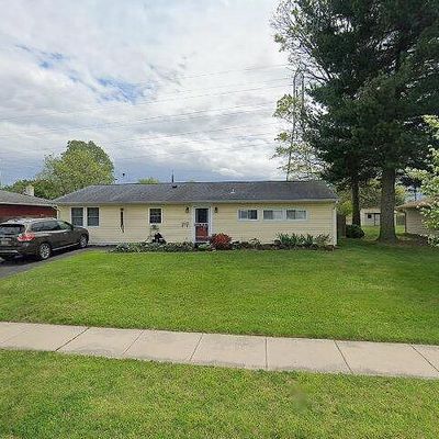 30 Emerald Ln, Levittown, PA 19054