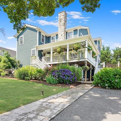 30 Grandview Ave, Somerset, MA 02726