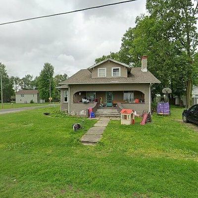 301 N Main St, Owaneco, IL 62555