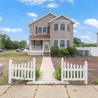 301 S Green St, Tuckerton, NJ 08087