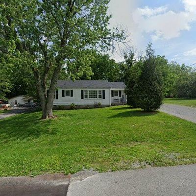 302 Meadow Dr, Shelbyville, TN 37160