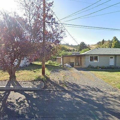 304 Cedar St, La Grande, OR 97850