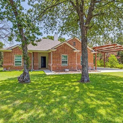 304 Cedarwood St, Azle, TX 76020