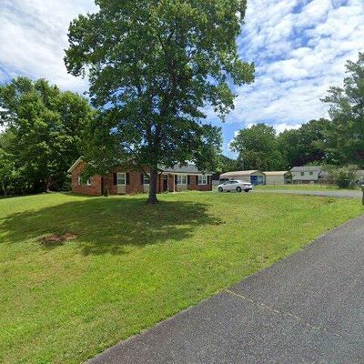 305 Littlebrook Dr, King, NC 27021