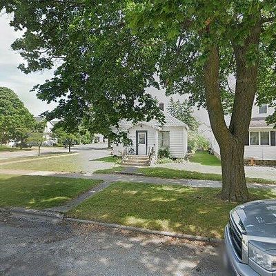 305 S 12 Th St, Escanaba, MI 49829