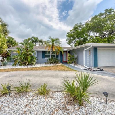 3051 Gulf Gate Dr, Sarasota, FL 34231