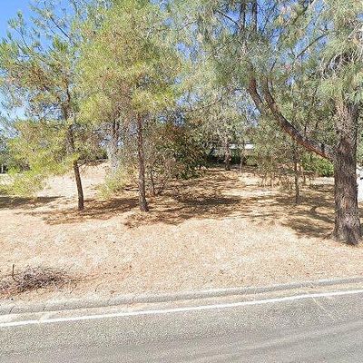 30674 Titan Dr, Coarsegold, CA 93614