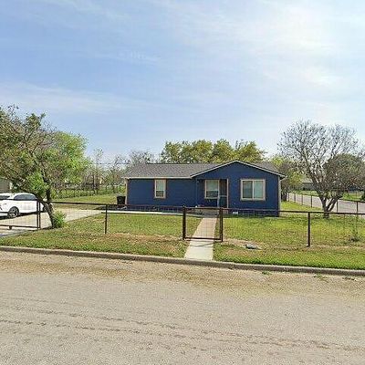 307 Avenue F, Poteet, TX 78065