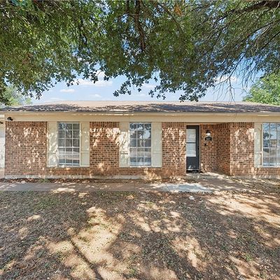 307 Little Ave, Mcgregor, TX 76657