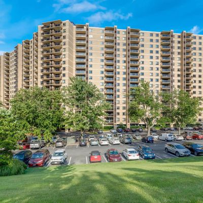 307 Yoakum Pkwy #1020, Alexandria, VA 22304