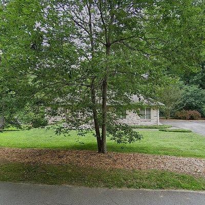 308 Heathcote Rd, Hendersonville, NC 28791