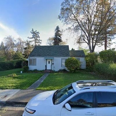 309 Ne B St, Grants Pass, OR 97526