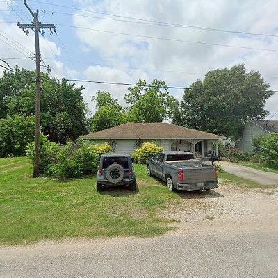 309 Shropshire St, El Campo, TX 77437