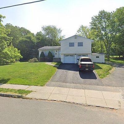 31 Ridge Ct, Cedar Grove, NJ 07009