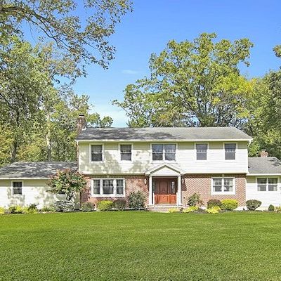 31 Thistle Ln, Mahwah, NJ 07430