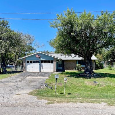 310 W Wetz St, Marion, TX 78124