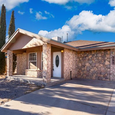 267 Barrel Cactus Dr, Horizon City, TX 79928