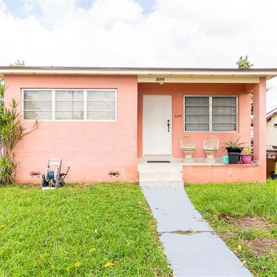 2699 W 8 Th Ln, Hialeah, FL 33010