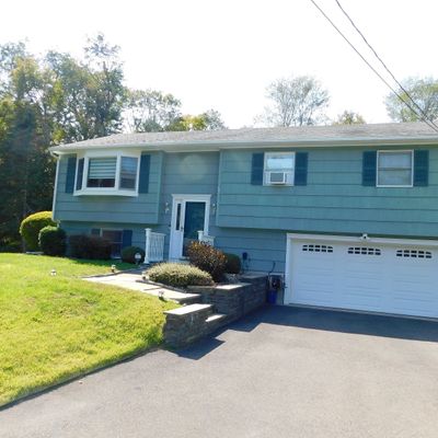 27 Perry Dr, New Milford, CT 06776