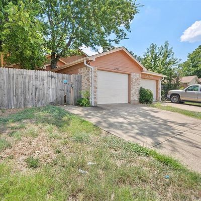 2701 Woodmont Trl, Fort Worth, TX 76133