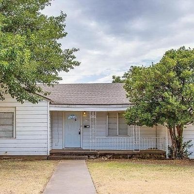 2705 33 Rd St, Lubbock, TX 79410