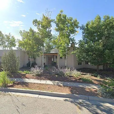 2713 Pradera Ct, Santa Fe, NM 87505